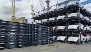 Kapal Pengangkut Mobil Penuh, China Temukan Solusi Tak Terduga