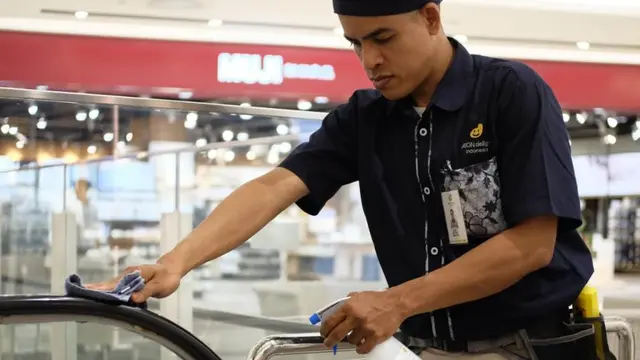 Upaya Pencegahan Penyebaran  Virus Corona di Mal di BSD dan Jakarta