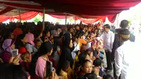 Bagi-Bagi Makanan Tambahan, Jokowi Harap Anak Lahir Tak Kurus