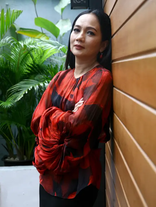 Boneka sendiri dibuat Sheila Majid setelah 13 tahun vakum menelurkan album musik. Saat berbincang dengan Bintang.com di hotel Gran Melia, Jakarta Selatan, ia menjelaskan tentang proses pembuatan album barunya tersebut. (Nurwahyunan/Bintang.com)