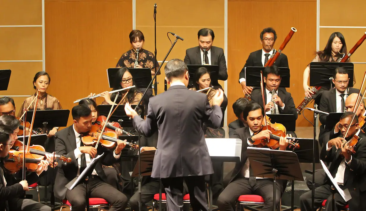 Jakarta Concert Orchestra Jumat (21/2/2020) di Usmar Ismail Hall, Jakarta. (Bambang E Ros/Fimela.com)