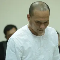 Dua orang saksi dihadirkan dalam sidang perdana kasus narkoba atas kepemilikan ganja penyanyi Iwa K. Dua orang itu adalah Rangga dan Ujang Aliando dari Satuan Polresta Bandara Soekarno Hatta, yang mengamankan penyanyi tersebut. (Adrian Putra/Bintang.com)