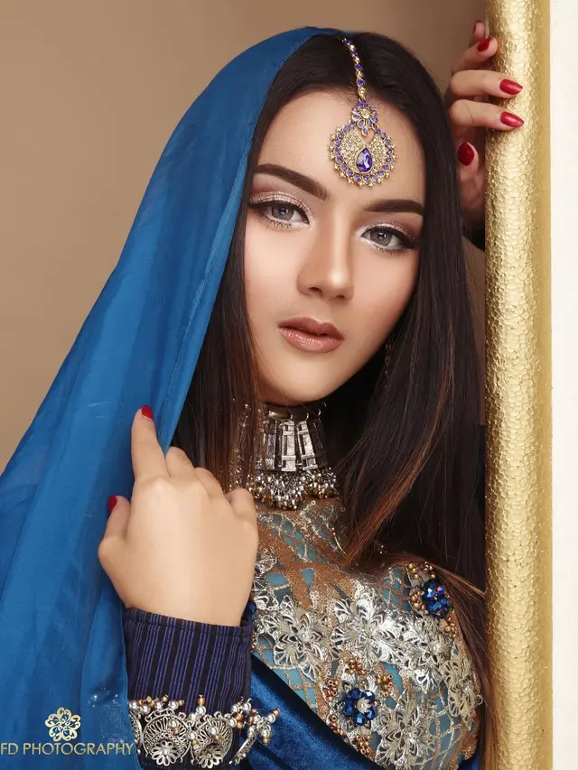 6 Gaya Pemotretan Ersya Aurelia dengan Tema Bollywood, Bikin Pangling