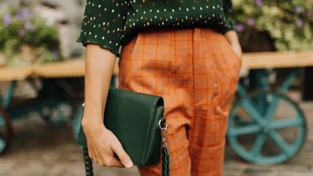 Jadi Tren Perhiasan Masa Kini, Intip Deretan Gaya Tampil Stand Out dengan Batu Safir