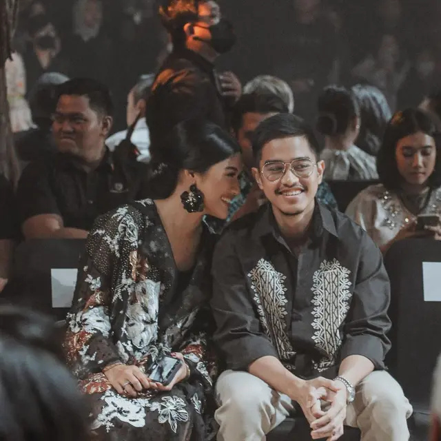 Gaya Anggun Erina Gudono Restui Kaesang Pangarep Maju Jadi Depok 1