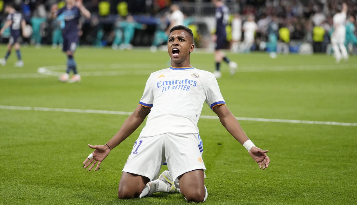 <p>Di masa injury time, intensitas pertandingan meningkat. Namun skor 2-1 tidak berubah sehingga pertandingan harus dilanjutkan ke babak tambahan waktu. (AP/Bernat Armangue)</p>