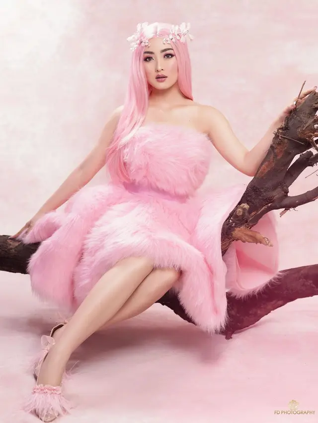 8 Pesona Natasha Wilona dalam Pemotretan Serba Pink, Bak Barbie
