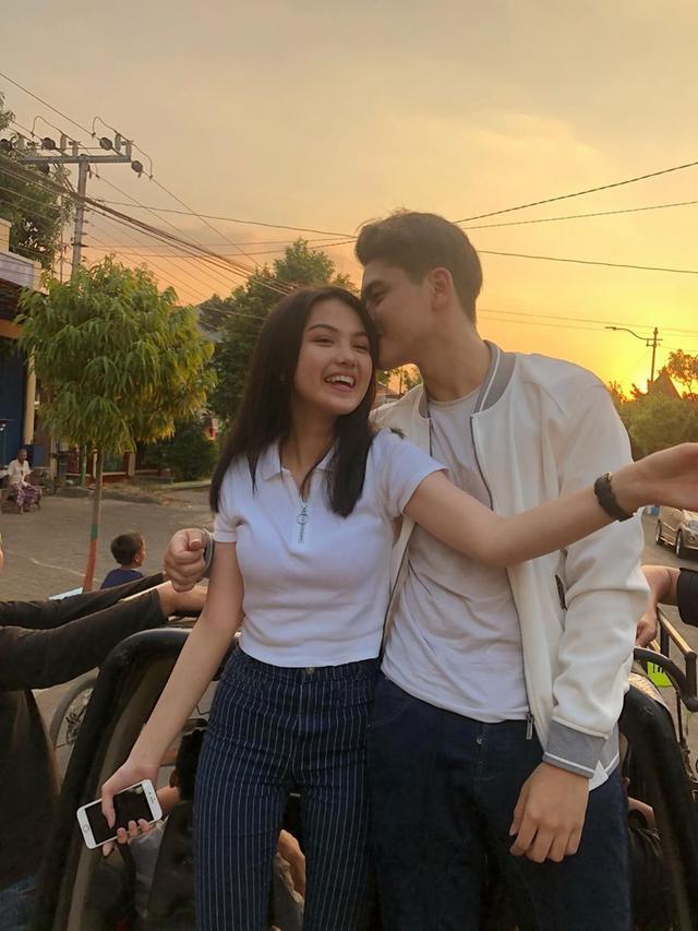 6 Momen Manis Athalla Naufal dan Aisyah Aqilah yang Super Mesra