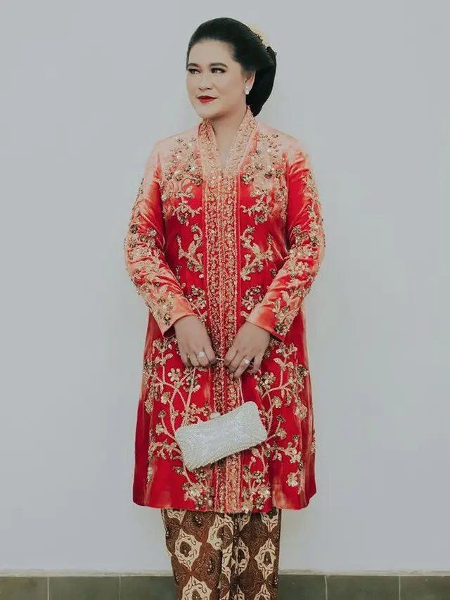 Inspirasi Kebaya Tradisional Modern dari Keluarga Jokowi Cocok untuk Hari Kartini. [@ayanggkahiyang]