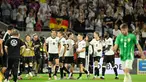 Pemain Jerman merayakan keunggulan sementara 2-1 dalam pertandingan kualifikasi Piala Dunia 2026 zona Eropa grup A melawan Irlandia Utara di RheinEnergieStadion, Jerman, pada 7 September 2025 waktu setempat atau Senin (8/9/2025) dini hari WIB. (INA FASSBENDER/AFP)