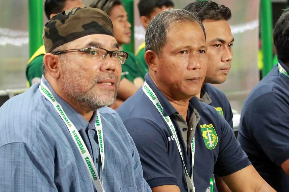 Pelatih Persebaya Iwan Setiawan
