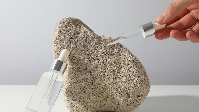 Cara Tepat Menggunakan Oil Serum Sebagai Langkah Terakhir di Skincare Malam