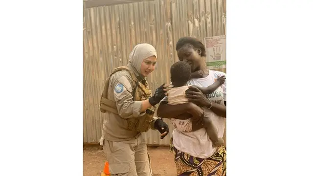 6 Pesona Briptu Hikma Nur Syafa, Polwan Cantik yang Kini Bertugas di Afrika