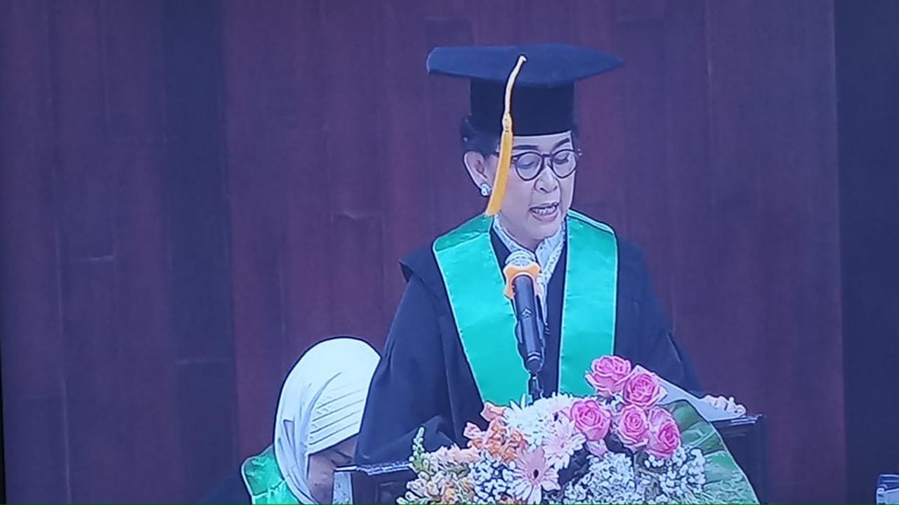 Dokter spesialis mata Ratna Sitompul dikukuhkan menjadi Guru Besar Tetap FKUI. (Foto: Fitri Haryanti)