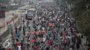 Warga memadati Car Free Day (CFD) di kawasan Bundaran HI, Jakarta, Minggu (8/5/2016). Walaupun libur panjang, warga Jakarta masih antusias melakukan aktivitas di hari bebas berkendaraan untuk berolahraga. (Liputan6.com/Faizal Fanani)