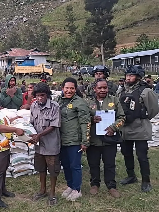 Sambut HUT ke-80 RI, BULOG Gaspol Salurkan Bantuan Pangan dan Gelar GPM di Papua