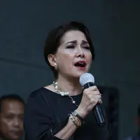 "Ada 1 yang mungkin agak sedikit enggak enak, Sophan sebenarnya enggak suka dipanggil Sophan Sophiaan, dia marah. Dia suka dipanggil Sofan," ungkap Widyawati. (Andy Masela/Bintang.com)