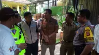 KPU Kota Cirebon bersama pemda serta jajaran kepolisian meninjau kesiapan TPS pada pelaksanaan Pilkada Serentak 2018. Foto (Liputan6.com / Panji Prayitno)
