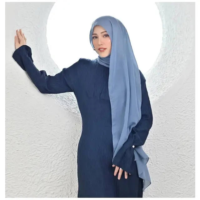 6 Inspirasi Outfit Gamis ala Adelia Istri Pasha Ungu, Modis untuk Usia 30-an