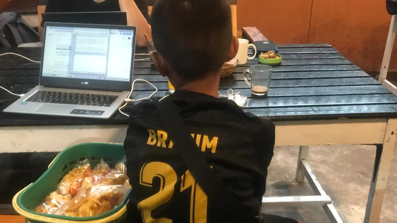 Anak Berjualan