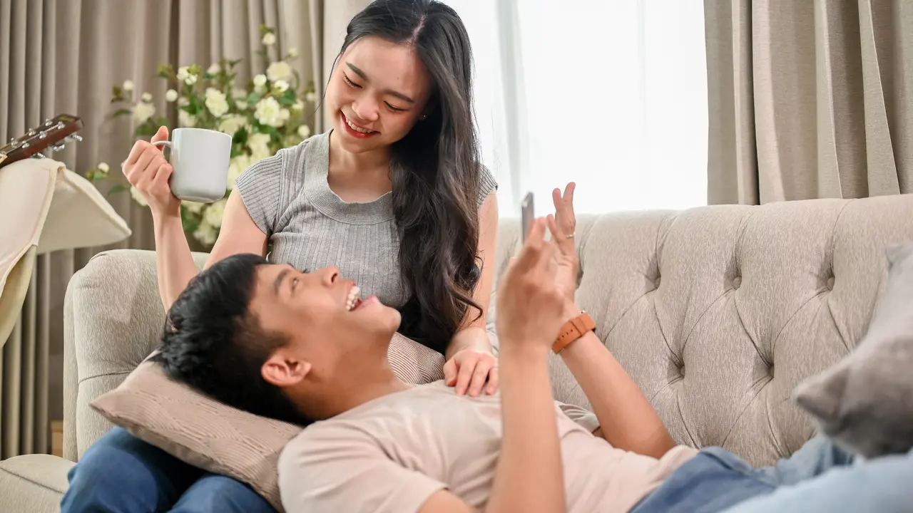 wanita agustus apa adanya