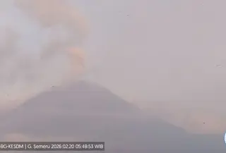 penampakan Gunung Semeru secara visual. (istimewa)