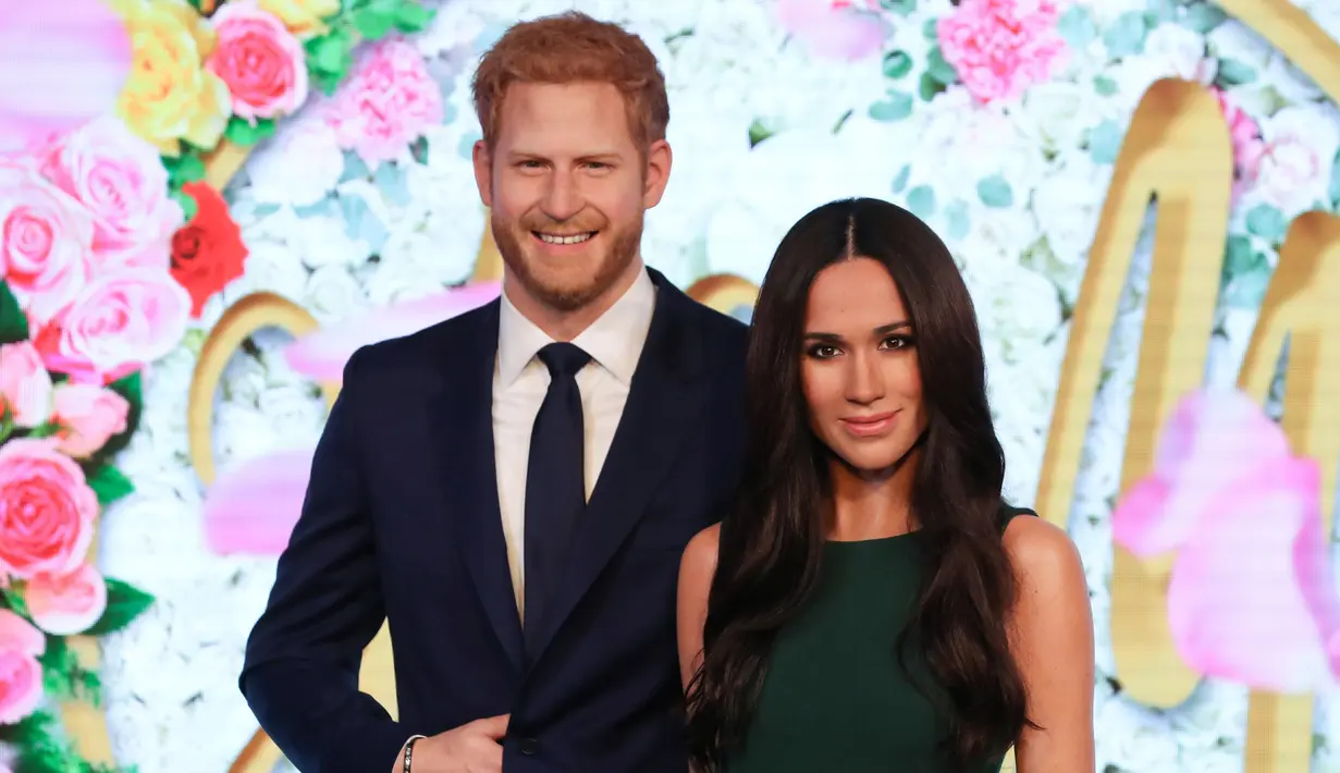 Patung lilin tunangan Pangeran Harry, Meghan Markle saat pemotretan di Madame Tussauds di London tengah (9/5). Pangeran Harry dan AS Meghan Markle akan menikah pada 19 Mei di St George's Chapel di Windsor Castle. (AFP Photo/Daniel Leal-Olivas)