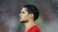 Pemain Timnas Indonesia, Kevin Diks menyanyikan lagu kebangsaan Indonesia Raya saat dimulainya laga lanjutan putaran ketiga Grup C Kualifikasi Piala Dunia 2026 melawan Jepang di Stadion Utama Gelora Bung Karno (SUGBK), Senayan, Jakarta, Jumat (15/11/2024). (Bola.com/Bagaskara Lazuardi)