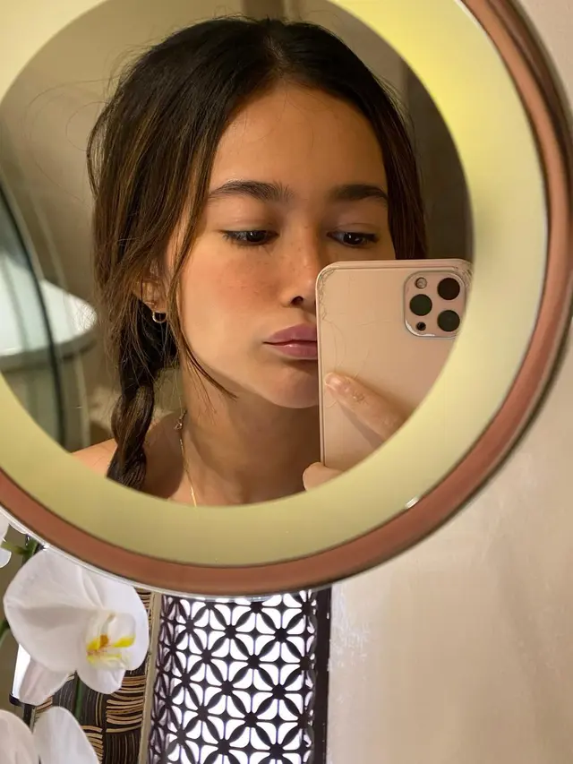 6 Potret Ratu Felisha saat Tampil Bare Face Ini Banjir Pujian