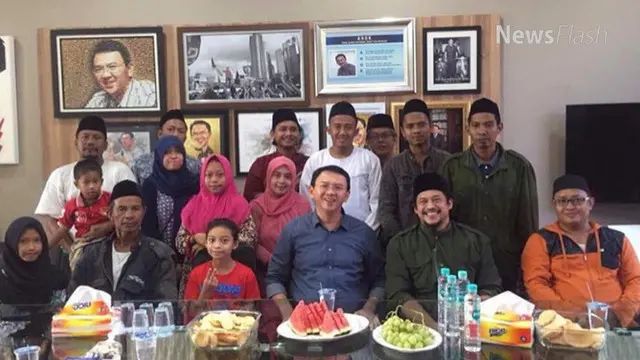Gubernur DKI Jakarta Basuki Tjahaja Purnama kedatangan tamu keluarga pewaris Habib Hasan Bin Muhammad Al Haddad atau biasa disebut Mbah Priok