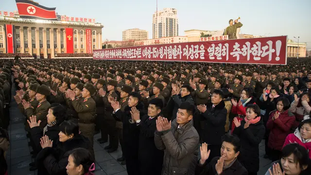 Sukses Luncurkan Rudal Balistik, Korea Utara Pesta Kembang Api