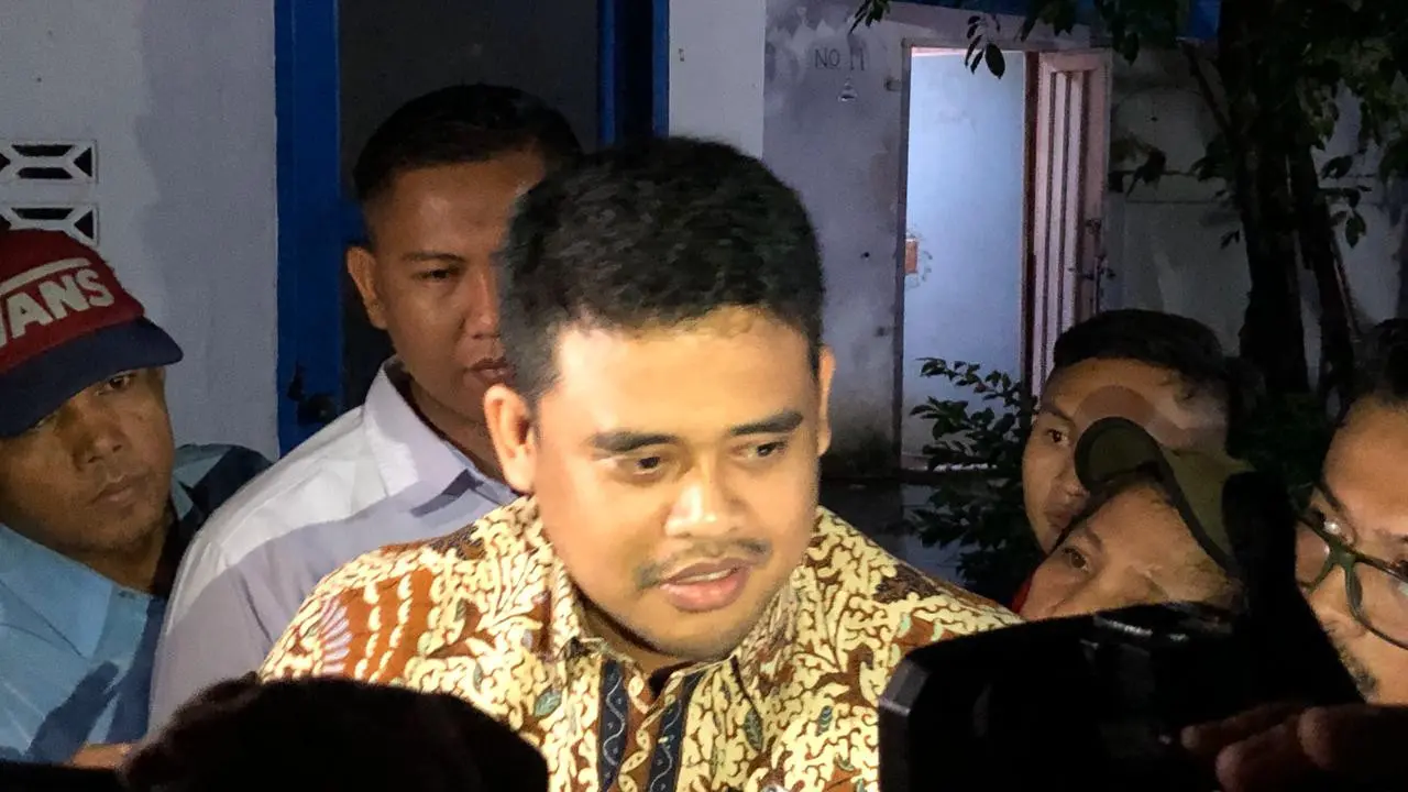 Bobby Afif Nasution nonton bareng di Warkop Jurnalis Medan