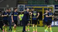 Stefan Pioli mendapat dukungan dari para penggawa Inter Milan untuk bertahan di klub tersebut. (AFP/Miguel Medina)