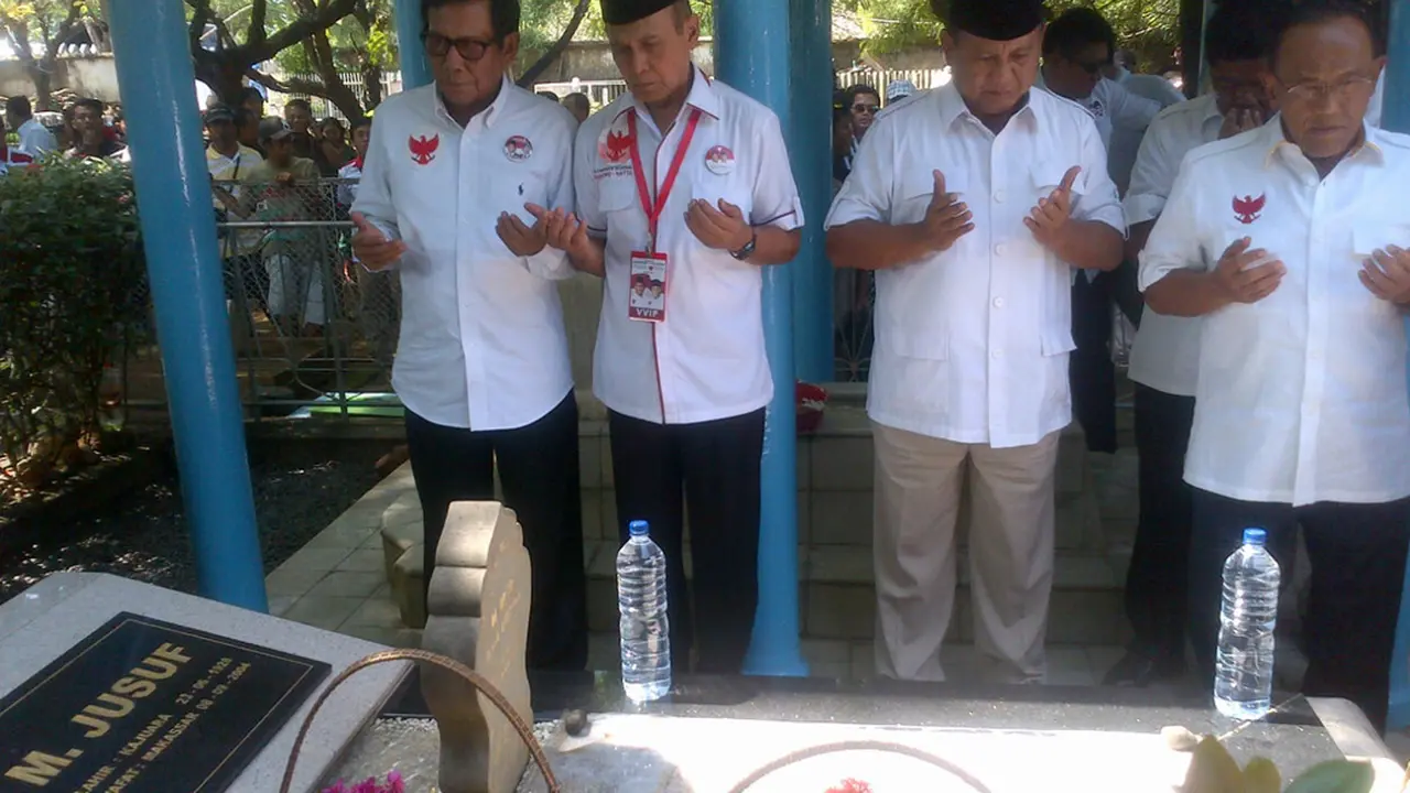 Prabowo di Makam
