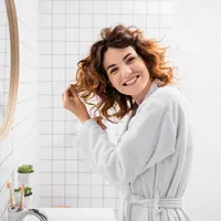 (c) Ilustrasi rambut keriting. (c) VitalikRadko/Depositphotos.com