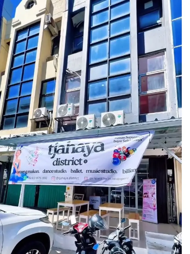 6 Potret Desain Warung Makan Eks Drummer Radja Seno Aji, Ada Fasilitas Studio Musik