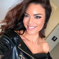 Zuleyka Rivera mengawali kariernya dalam peagant sebelum masuk ke dunia entertainmet. Ia adalah Miss Puerto Rico. (instagram/zuleykarivera)