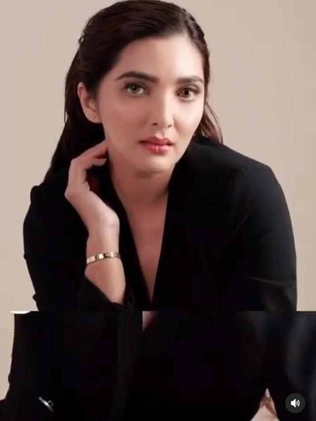 7 Gaya Pemotretan Ashanty dengan Makeup Flawless, Tetap Menawan