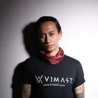 V1MAST (Andy Masela/Bintang.com)
