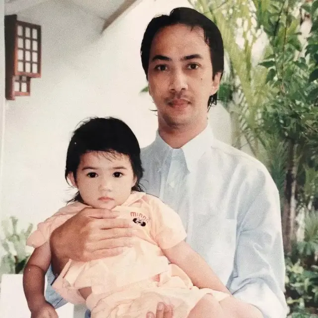 Isyana Sarasvati saat muda