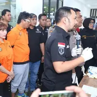 Kepolisian membeberkan barang bukti dan harga sabu yang dibeli Roro Fitria.