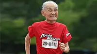 Pria 105 tahun asal Jepang ini berhasil memecahkan rekor dunia lari 100 meter dengan catatan waktu  42,22 detik. Hebat!