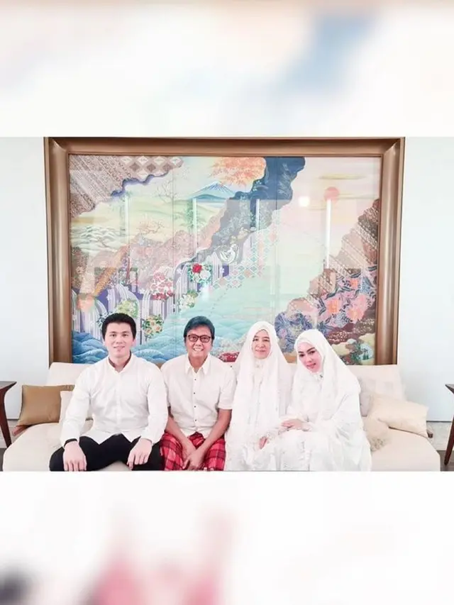 6 Potret Akrab Syahrini dan Ibu Mertua di Jepang, Sempat Dikabarkan Tak Akur
