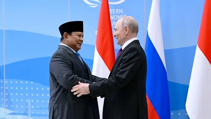 Putin Sambut Prabowo di Vladivostok, Singgung Hubungan Istimewa