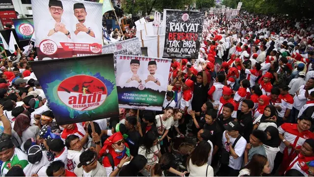 Satnarkoba Polrestabes Berlakukan Razia Narkoba di Lokasi Debat Cagub Sulsel (Liputan6.com/ Eka Hakim)