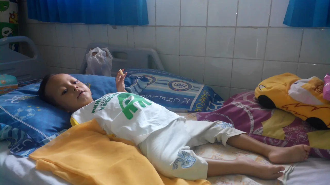 Alami Kelainan Organ Usus, Bocah Digta Butuh Bantuan