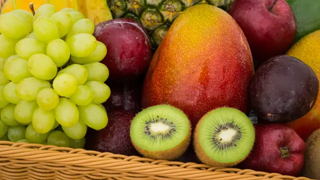 5. Pilih makanan yang baik untuk kulit