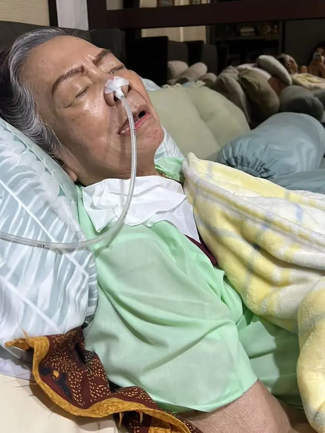 Dilarikan ke Rumah Sakit, Ini 6 Potret Kondisi Mami Popon Nenek Raffi Ahmad