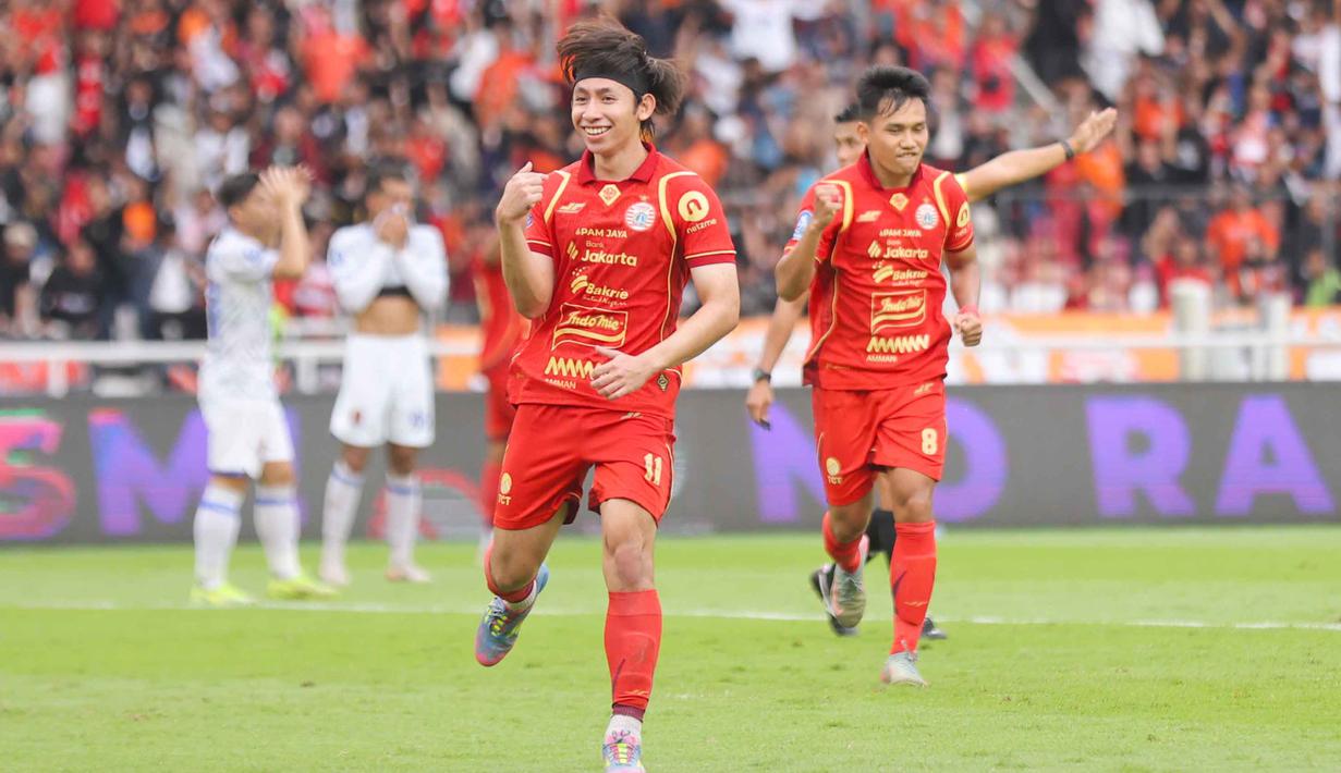 Pemain Persija, Arlyansyah Abdulmanan (Arlyansyah) saat merayakan golnya ke gawang Persijap pada laga pekan ke-16 BRI Super League 2025/2026 di Stadion Utama Gelora Bung Karno (SUGBK), Jakarta, Sabtu (3/1/2026). Persija Jakarta meraih poin penuh pada laga pekan ke-16 BRI Super League 2025/2026. (Bola.com/Abdul Aziz)