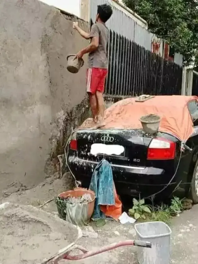 Kumpulan Potret Mobil dan Motor yang Kena Sial saat Parkir (ist)